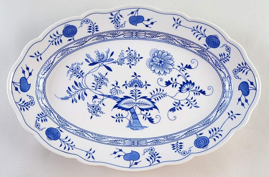 Blue Onion 14" Oval Serving Platter by Hutschenreuther-1