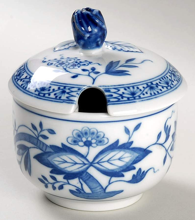Blue Onion Sugar Bowl & Lid by Hutschenreuther-1