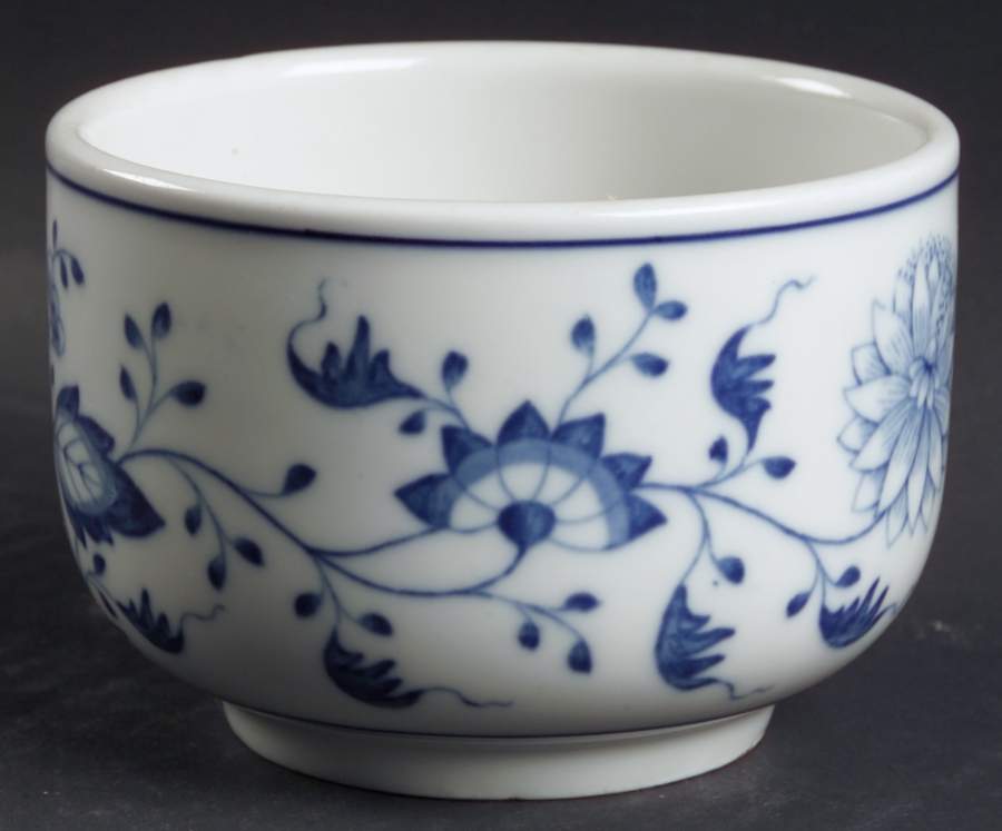 Blue Onion Sugar Bowl No Lid by Hutschenreuther-1