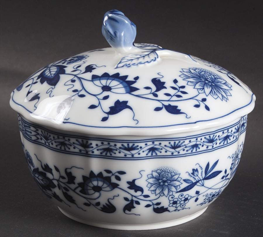 Blue Onion 5" Round Box & Lid by Hutschenreuther-1