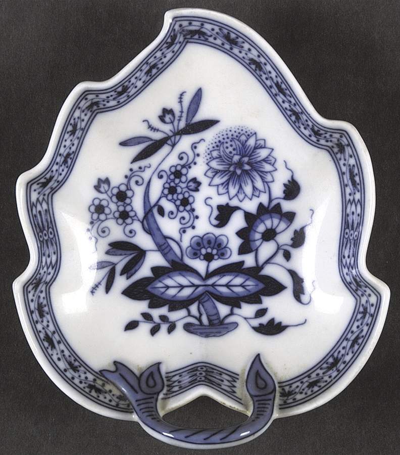 Blue Onion Small Leaf Dish by Hutschenreuther-1