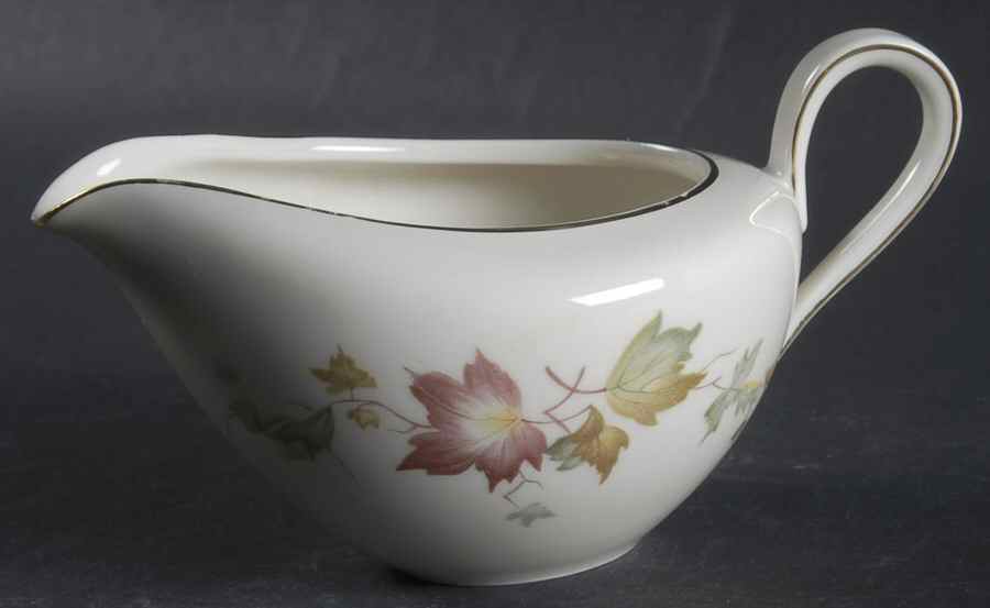 HUT19 Creamer by Hutschenreuther-1