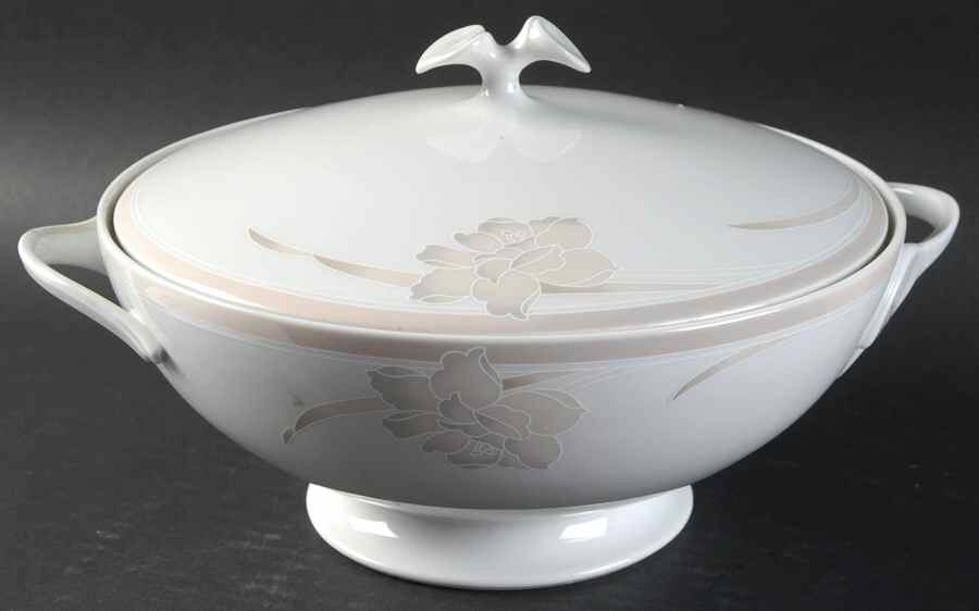 Montparnasse Round Covered Vegetable by Hutschenreuther-1