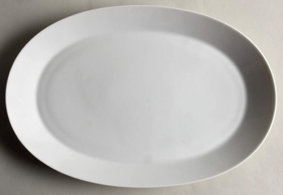 Noblesse 13" Oval Serving Platter by Hutschenreuther-1