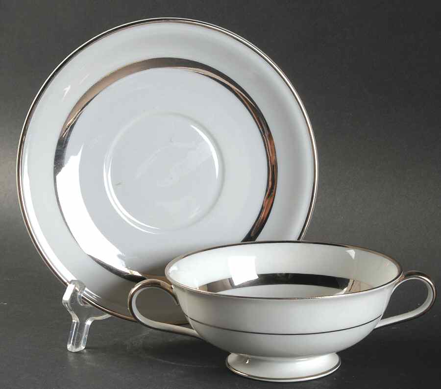 Puritan Footed Cream Soup Bowl & Saucer Set by Hutschenreuther-1