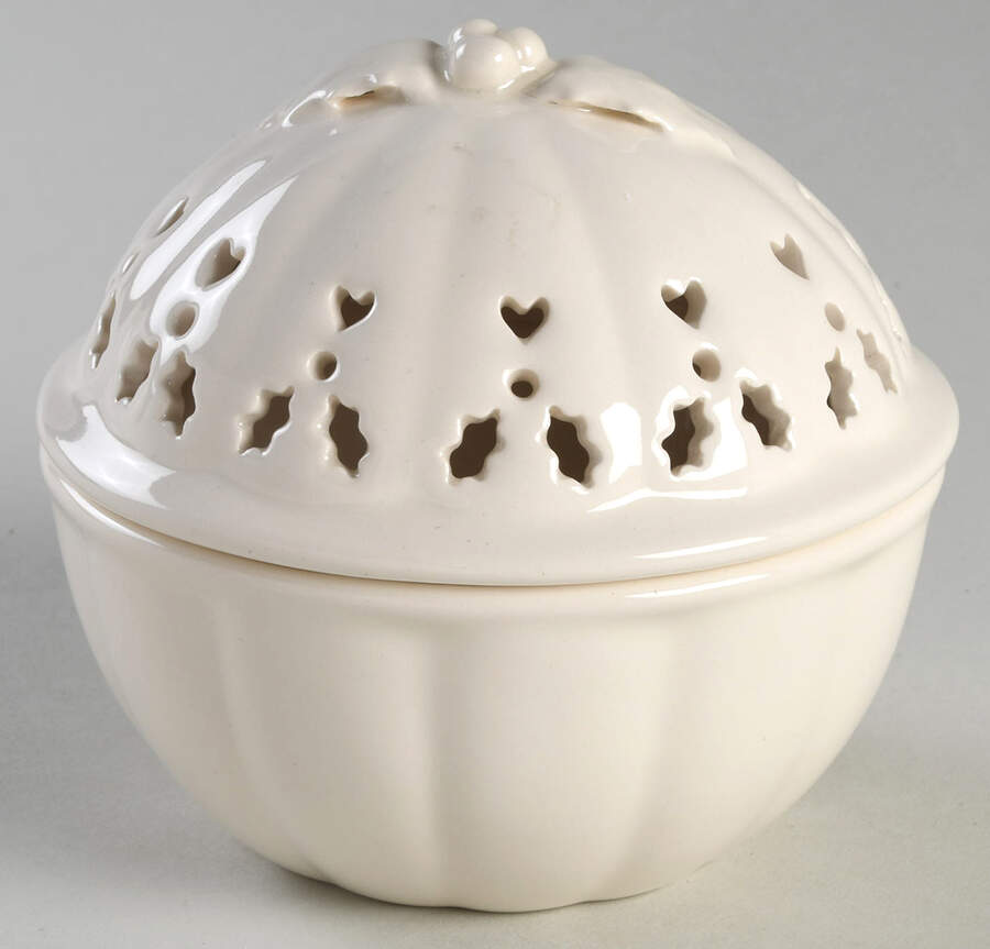 Creamware Pierced Potpourri Jar & Lid by Hartley Greens-1