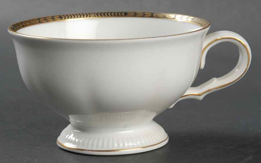 HUT583 Footed Cup by Hutschenreuther-1