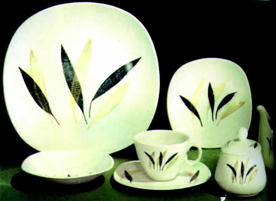 Feather Fantasy Dinner Plate by Homer Laughlin -1