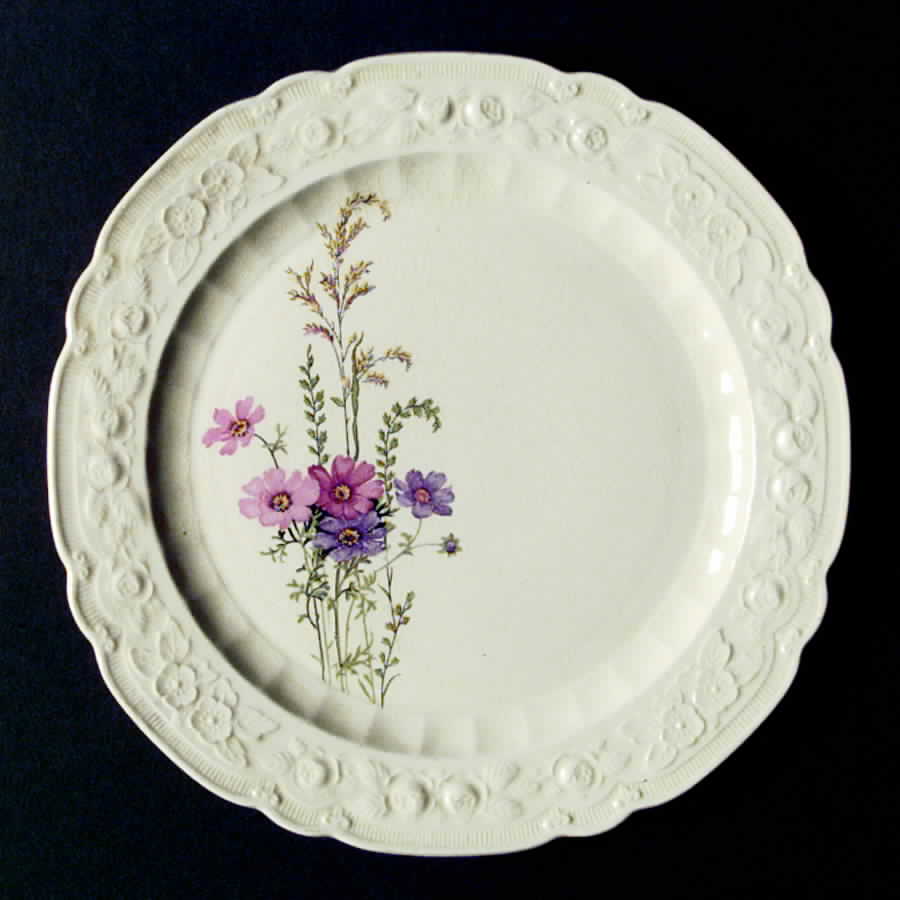 O43 Dinner Plate by Homer Laughlin -1