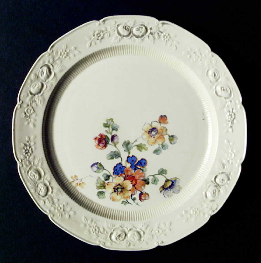 RV1343 Dinner Plate by Homer Laughlin -1