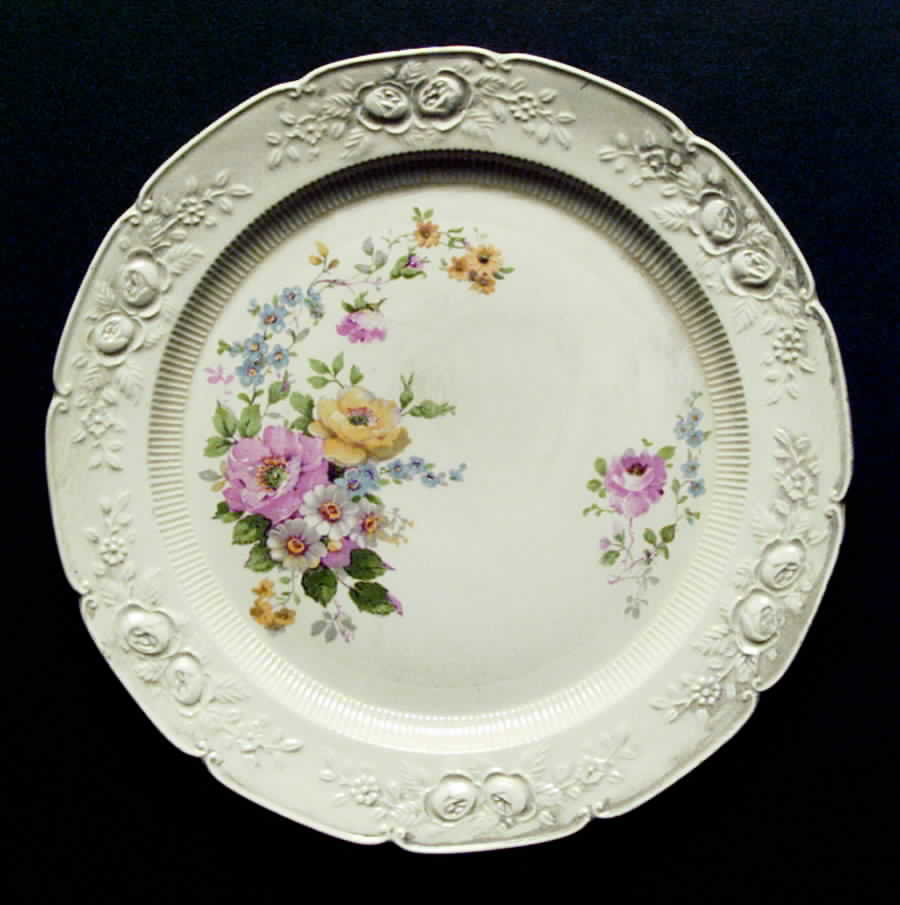 RV23 Dinner Plate by Homer Laughlin -1