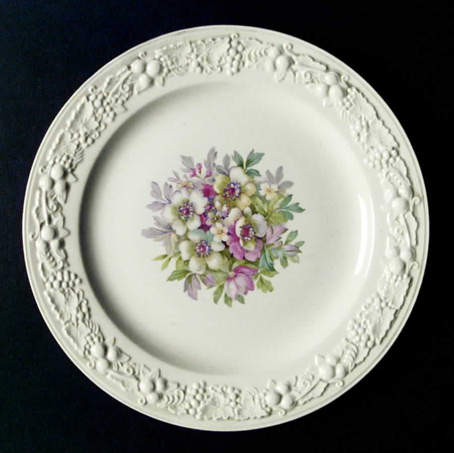 R6104 Dinner Plate by Homer Laughlin -1