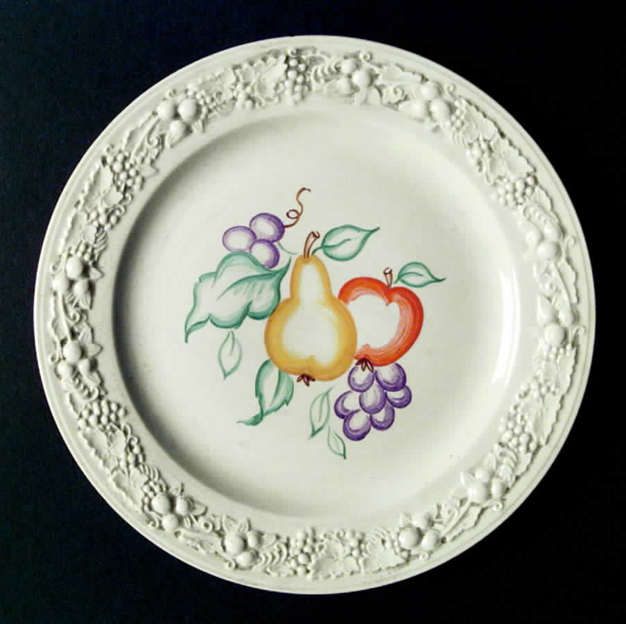 R3269a Dinner Plate by Homer Laughlin -1