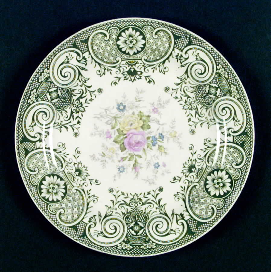 R3341a Dinner Plate by Homer Laughlin -1