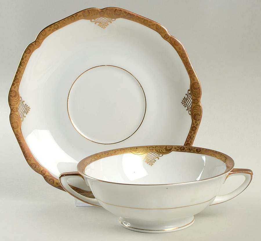 HC611 Footed Cream Soup Bowl & Saucer Set by Heinrich - H&C-1