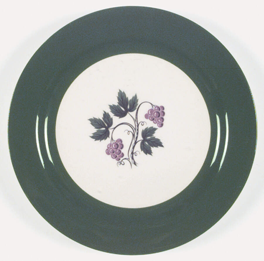 N429 Dinner Plate by Homer Laughlin -1