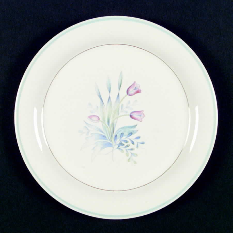 R3189a Dinner Plate by Homer Laughlin -1
