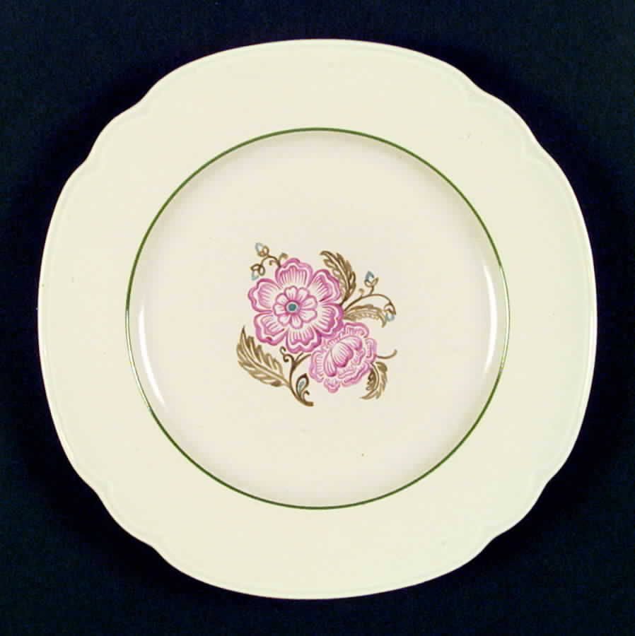 G559 Dinner Plate by Homer Laughlin -1