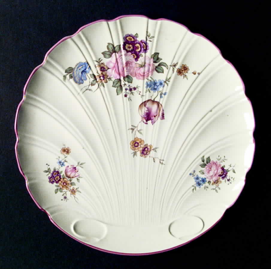 R2635 Dinner Plate by Homer Laughlin -1