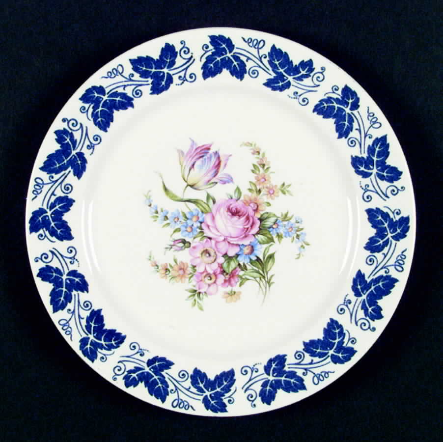 R3449a Dinner Plate by Homer Laughlin -1