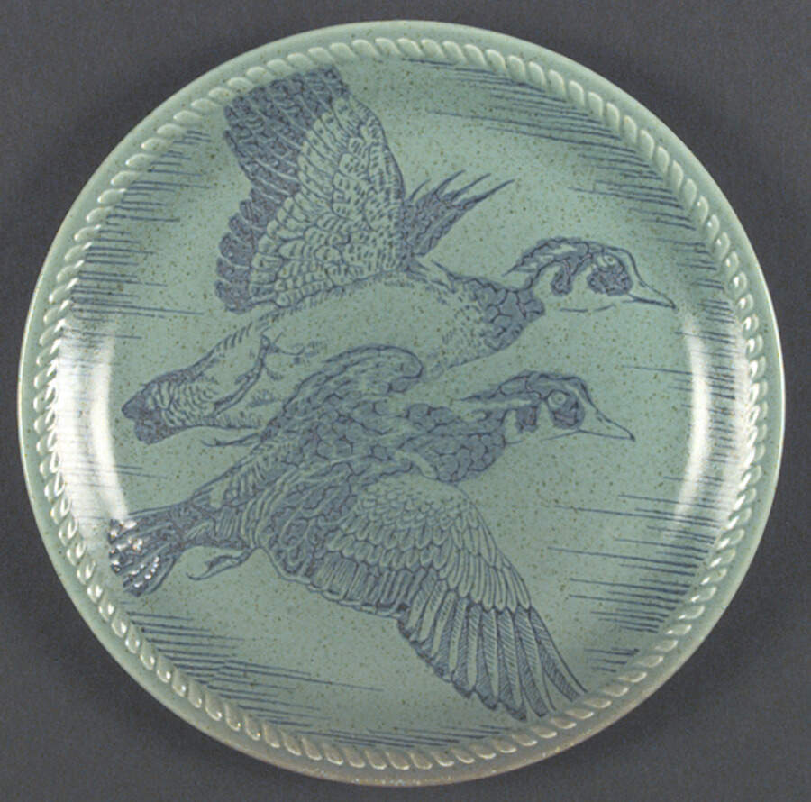HLC1800 Dinner Plate by Homer Laughlin -1