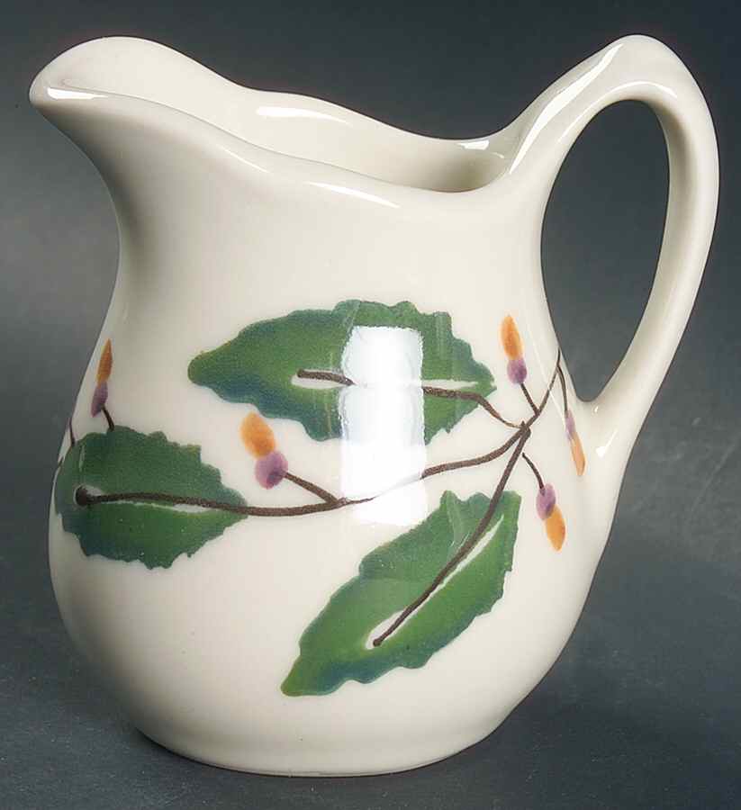 Mistletoe Creamer by Hartstone-1