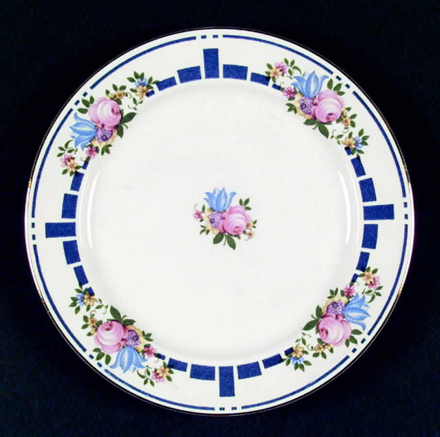 R3518a Dinner Plate by Homer Laughlin -1