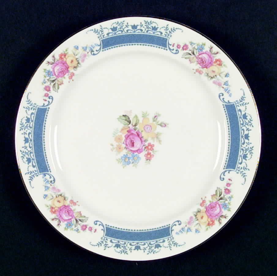 R3442a Dinner Plate by Homer Laughlin -1