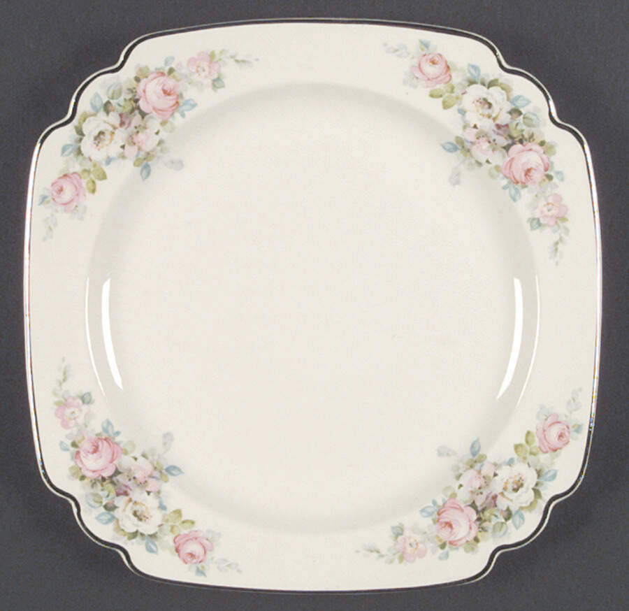 C207 Dinner Plate by Homer Laughlin -1