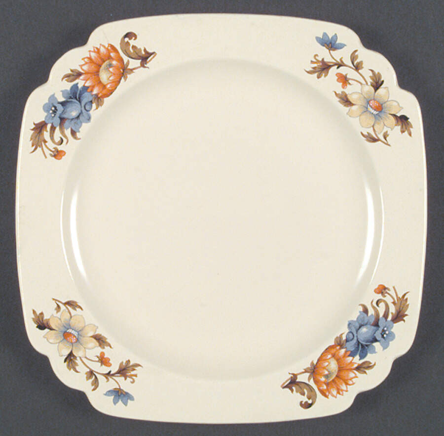 MS69 Dinner Plate by Homer Laughlin -1
