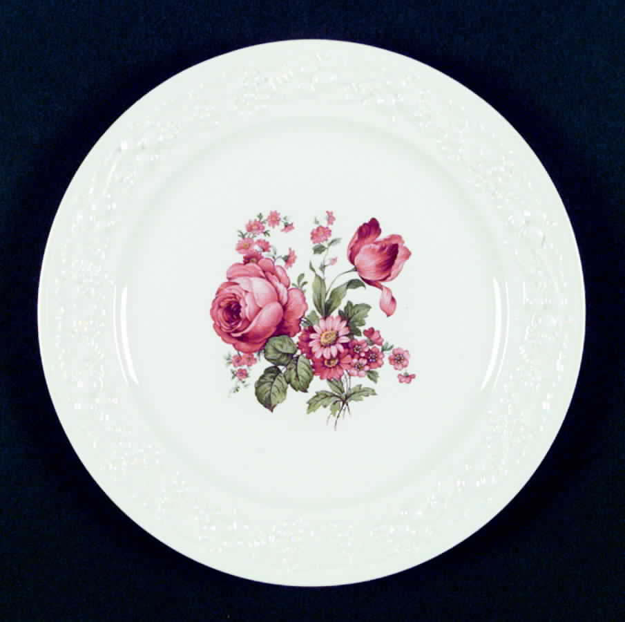 R3044a Dinner Plate by Homer Laughlin -1