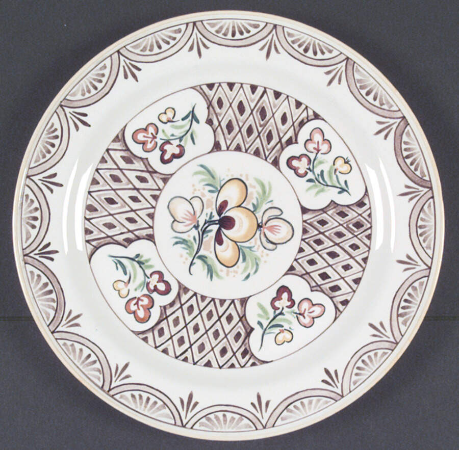 HLC1828 Dinner Plate by Homer Laughlin -1