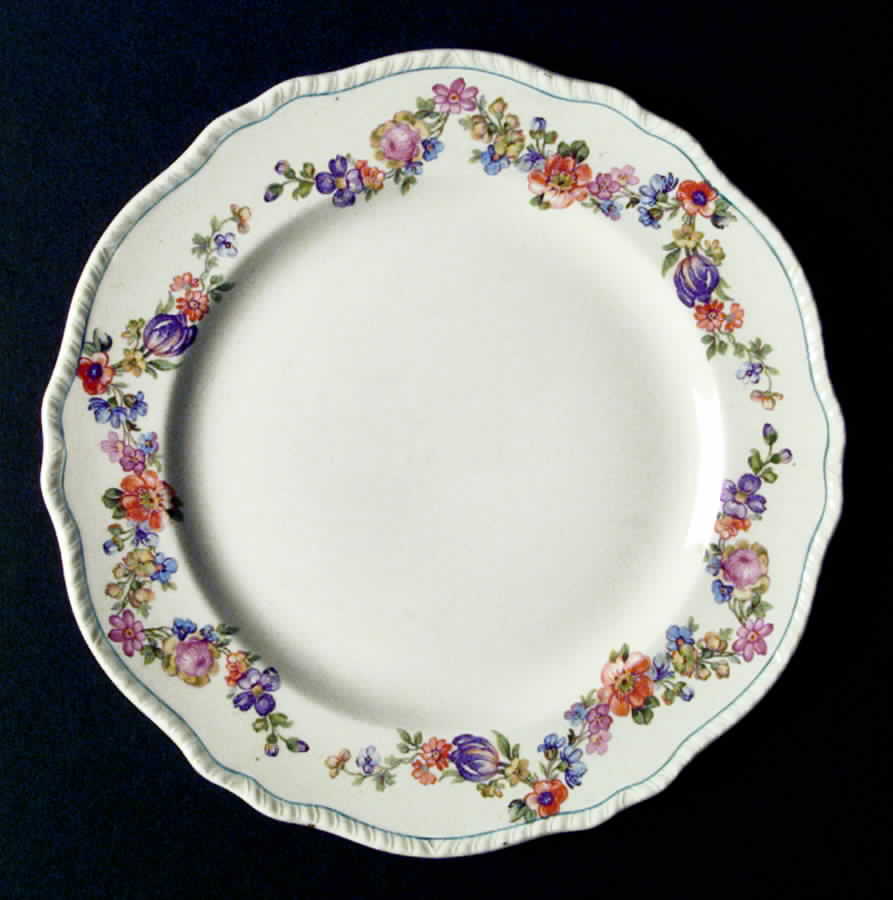 N7615 Dinner Plate by Homer Laughlin -1