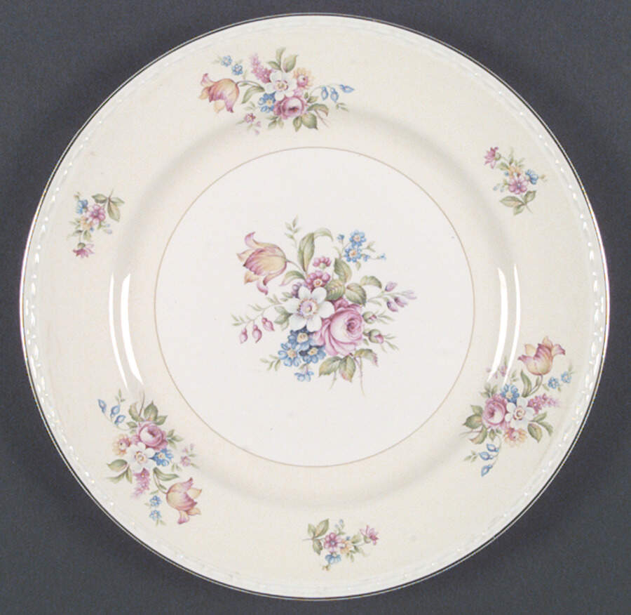 HLC1845 Dinner Plate by Homer Laughlin -1