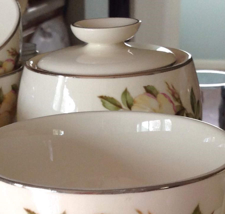 RY321 Sugar Bowl & Lid by Homer Laughlin -1