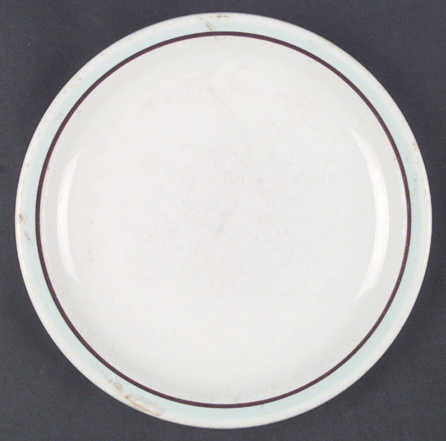 HLC2052 Luncheon Plate by Homer Laughlin -1