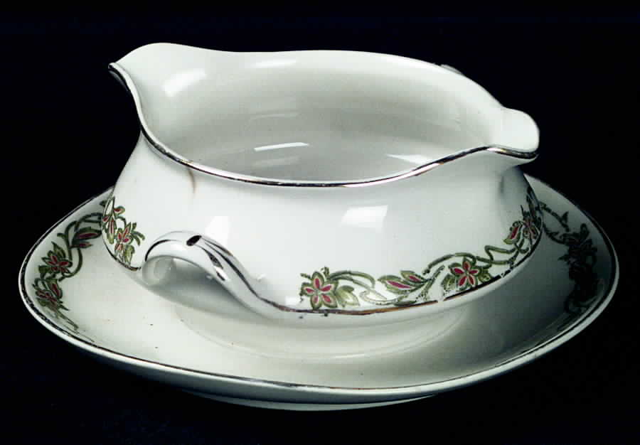 HLC3014 Gravy Boat with Attached Underplate by Homer Laughlin -1