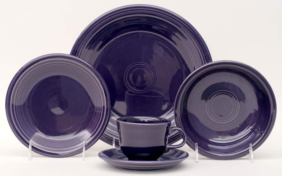 Fiesta Plum (Intro 2001) 5 Piece Place Setting by Homer Laughlin -1