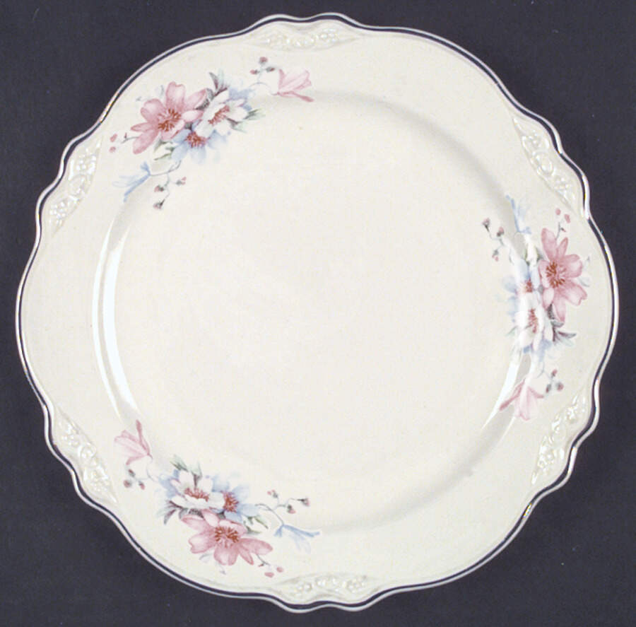 HLC3044 Dinner Plate by Homer Laughlin -1