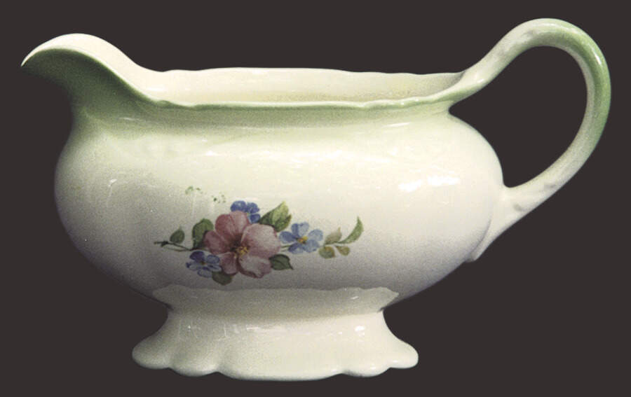 HLC3046 Gravy Boat by Homer Laughlin -1