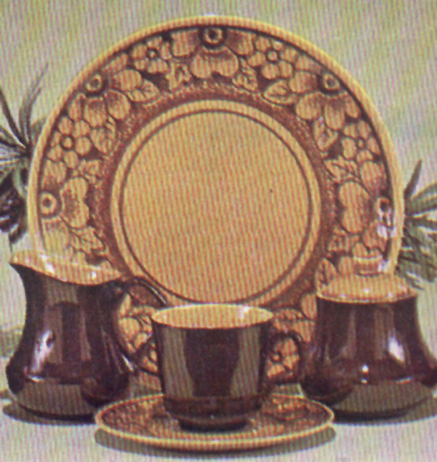 Floral Garden Dinner Plate by Homer Laughlin -1