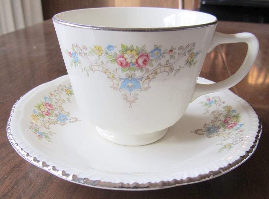 HLC2243 Footed Cup & Saucer Set by Homer Laughlin -1