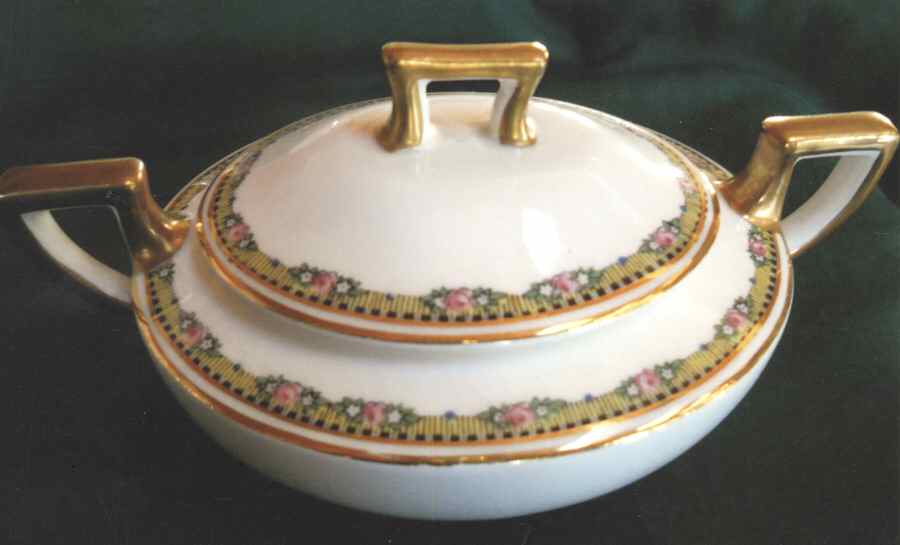 K4115M Sugar Bowl & Lid by Homer Laughlin -1