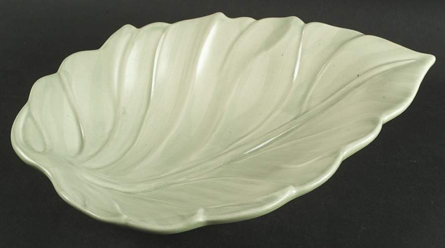 Naturewood 13" Leaf Dish by Pfaltzgraff-1
