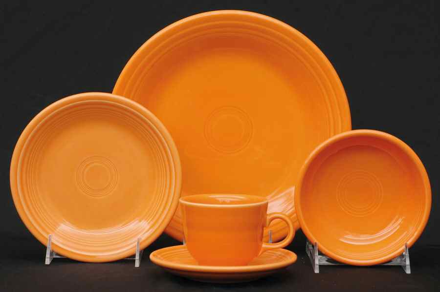 Fiesta Tangerine (Intro 2003) 5 Piece Place Setting by Homer Laughlin -1