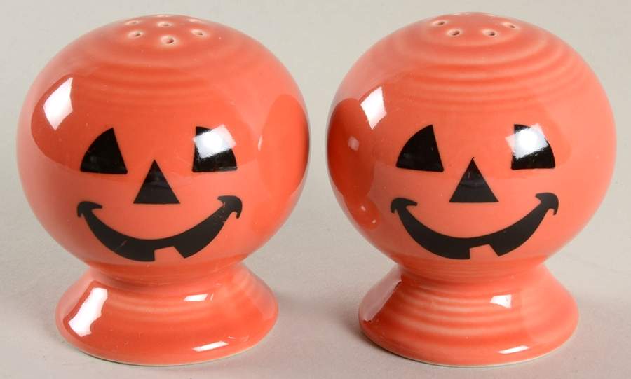 Fiesta Happy Pumpkin (Persimmon) Salt & Pepper Set by Homer Laughlin -1