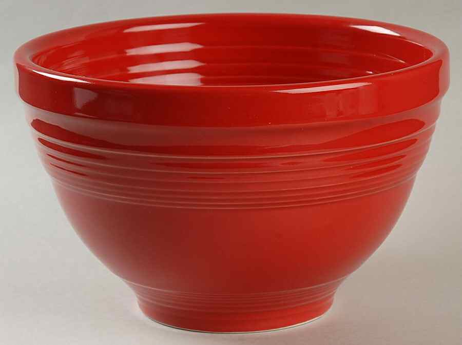 Fiesta Scarlet (Intro 2004) 7" Prep Bowl by Homer Laughlin -1