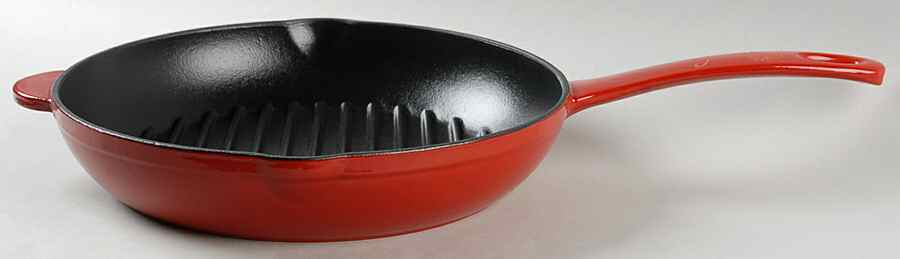 Fiesta Scarlet (Intro 2004) 10" Cast Iron Round Grill Pan by Homer Laughlin -1