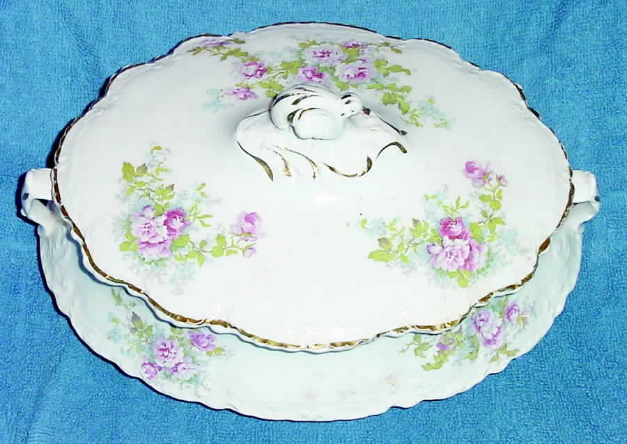 HLC2433 Oval Covered Vegetable by Homer Laughlin -1