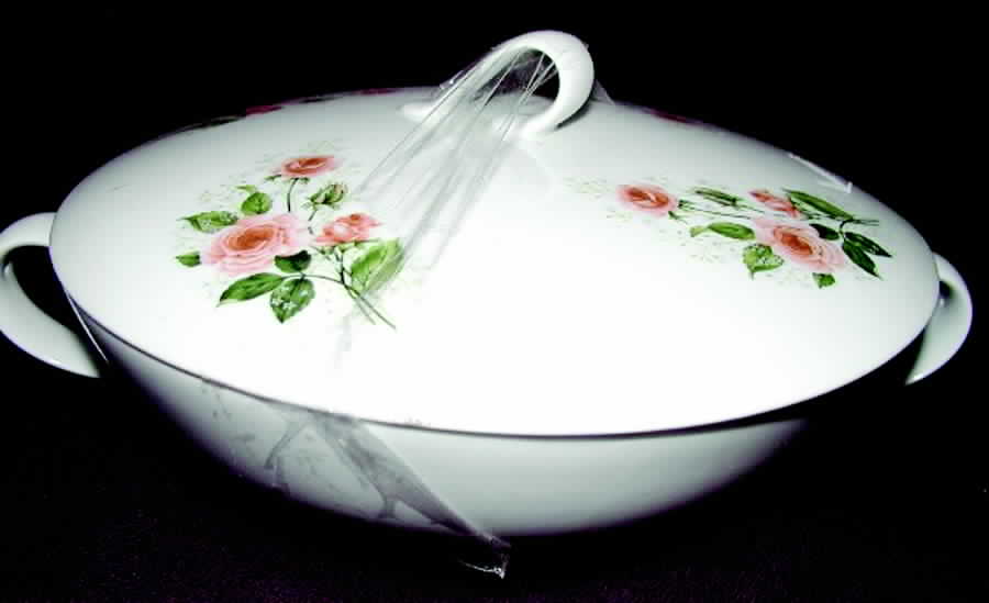 HLC3519 Round Covered Vegetable by Homer Laughlin -1